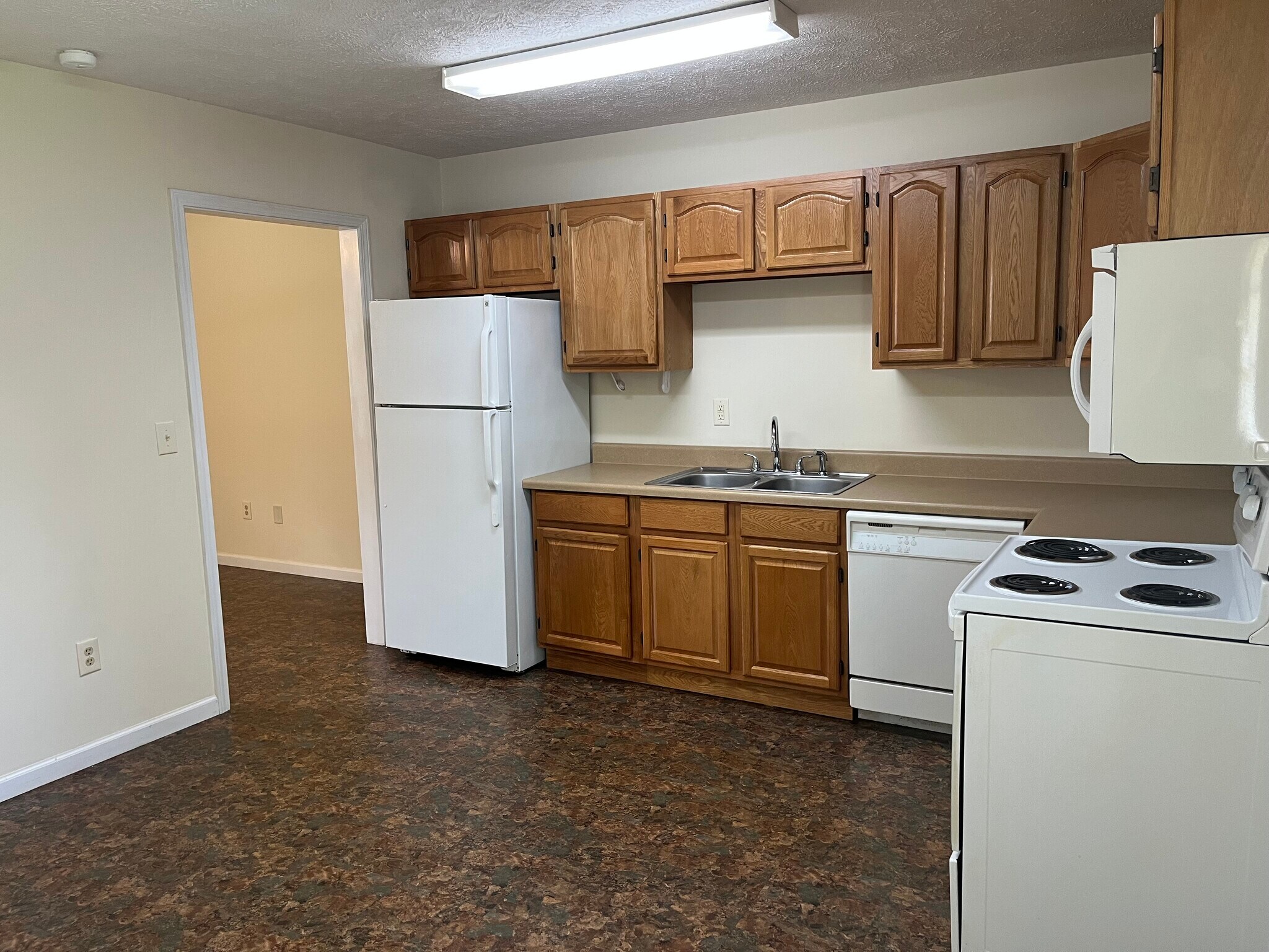 Spacious kitchen - 15 Cottage Ln