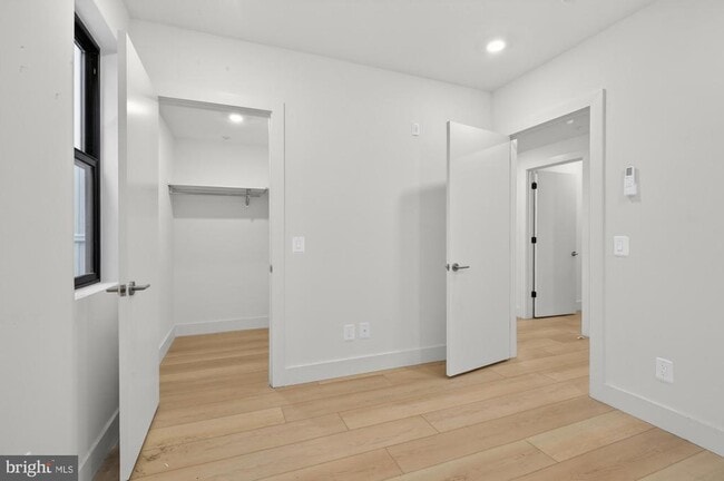 Building Photo - 2007 Cambridge St