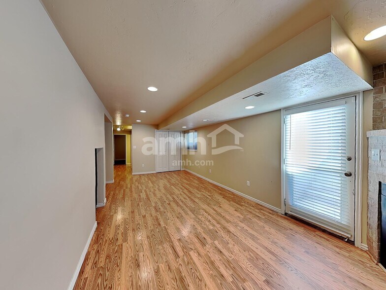 Building Photo - 373 W 2200 N