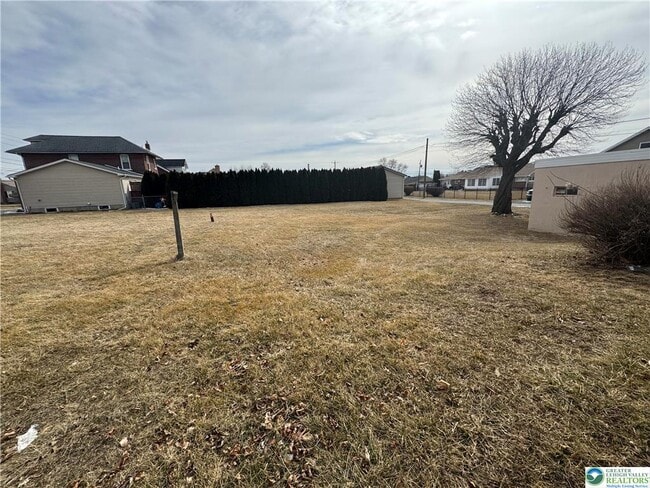 Building Photo - 807 Chestnut St