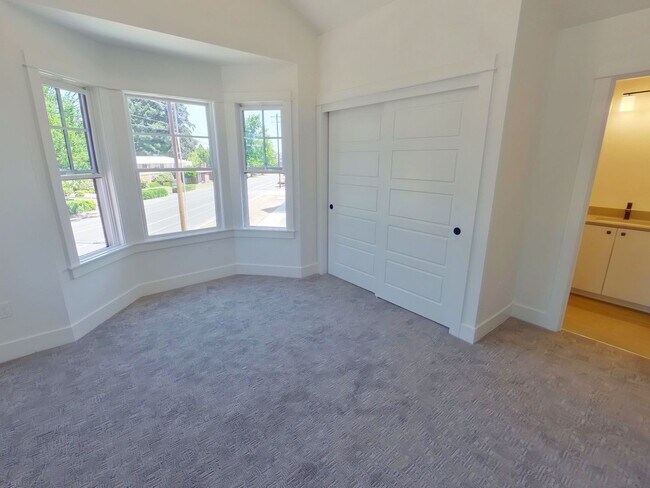 Building Photo - Don’t Miss Our Spring Rate Drop — Units Going Fast