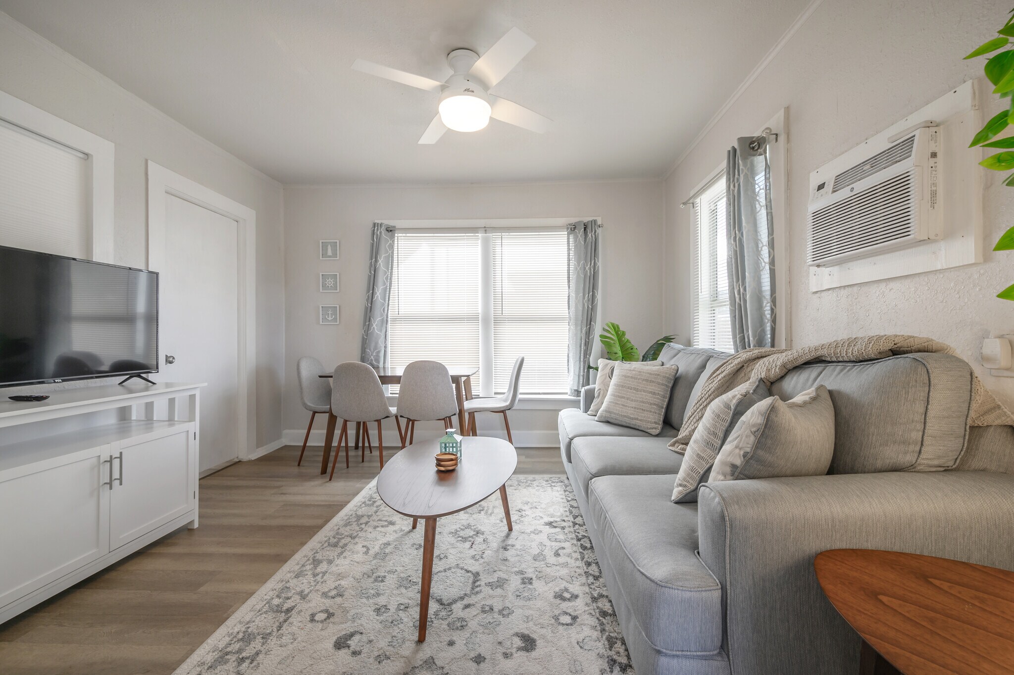 Living room - 2235 1st Ave N