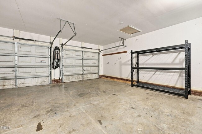 Building Photo - 570 Buchanan Rd