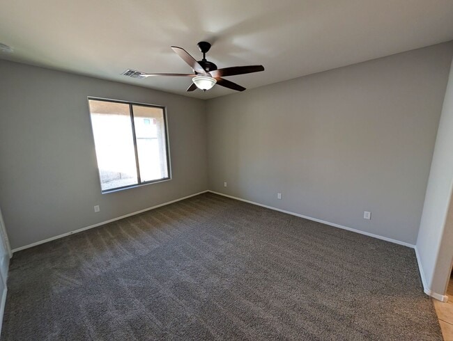 Building Photo - 3 Bedroom Home in the Beacon Heights Commu...