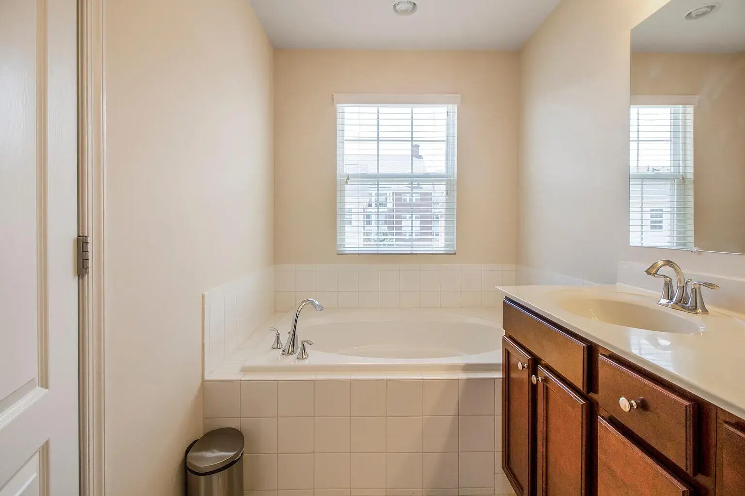 Building Photo - 7932 Pettigrew St