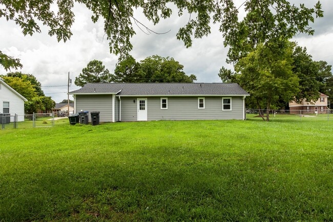 Building Photo - 1309 Sportsman Trail