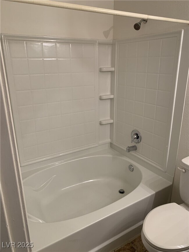 Building Photo - 5118 S Jones Blvd