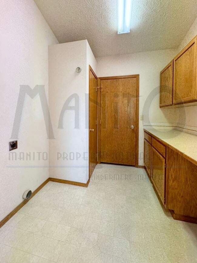 Building Photo - 5002 S Morrill Ln
