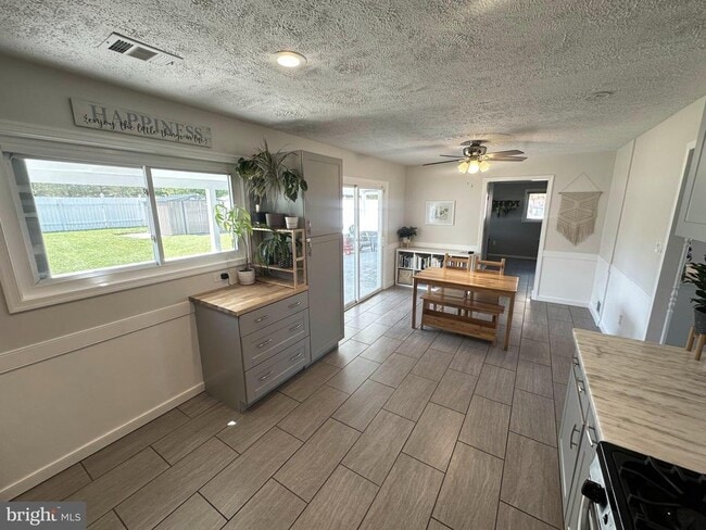 Building Photo - 10411 Farrar Ave