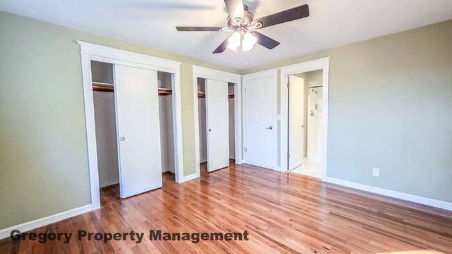 Building Photo - Spacious 5-Bedroom Kirkland Home – Daylight Basement, RV Parking, Quiet Private Drive & Top Schools!