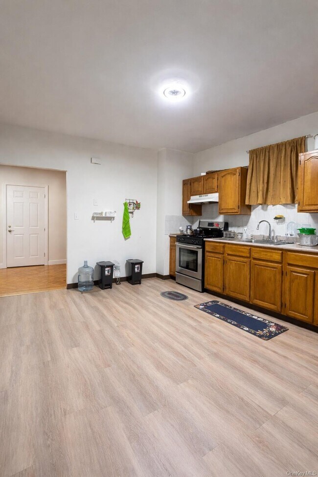 Building Photo - 103-13 110th St