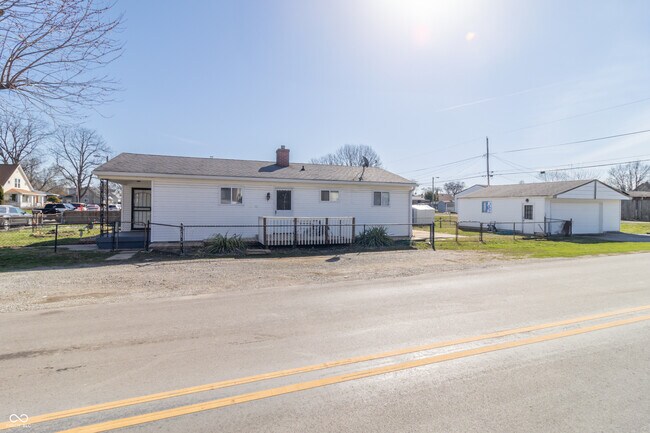 Building Photo - 1701 Nelson Ave