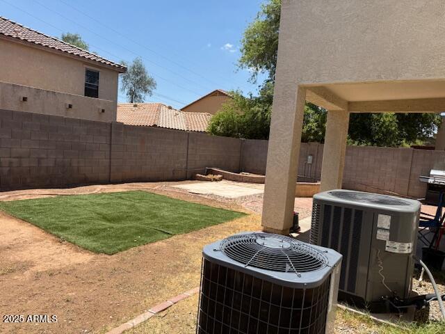 Building Photo - 8855 E Posada Ave