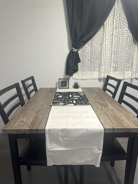 Building Photo - 1503 El Monte Ave