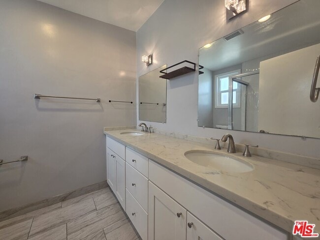 Building Photo - 210 S Lucia Ave