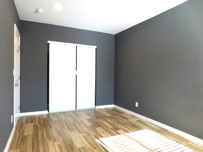 Building Photo - 1-Bedroom ADU with Modern Upgrades and Pri...