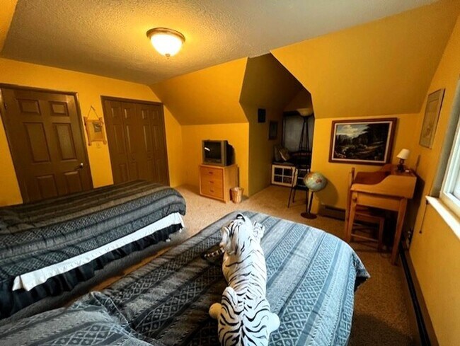 Building Photo - 1334 Straight Creek Dr