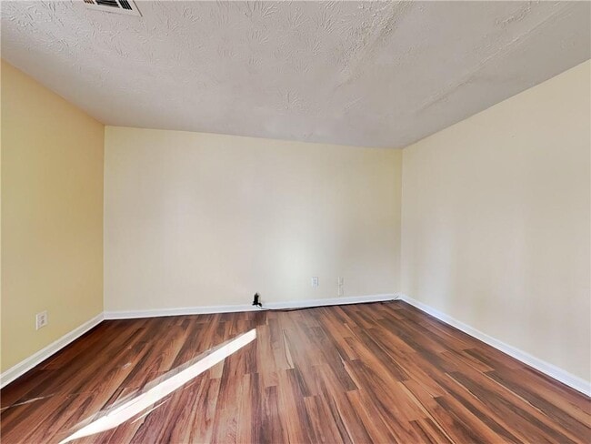 Building Photo - 5280 Ridge Forest Dr