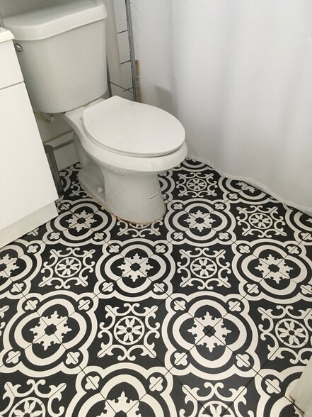 Caustic tile in Bathroom - 1131 W Lynwood Ave