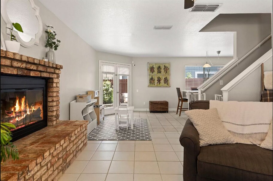 Building Photo - 35 Patricia Way