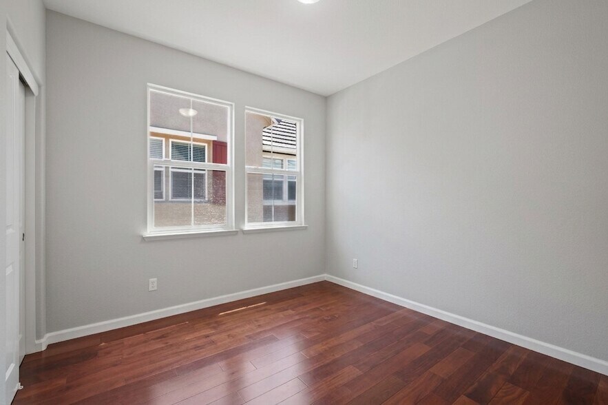 Building Photo - 1271 Westbury Dr