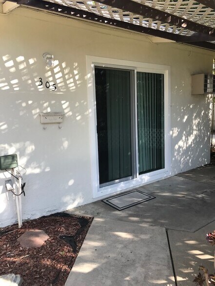 Building Photo - 305 E Puente St