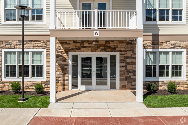 Building Photo - Turnpike Ridge