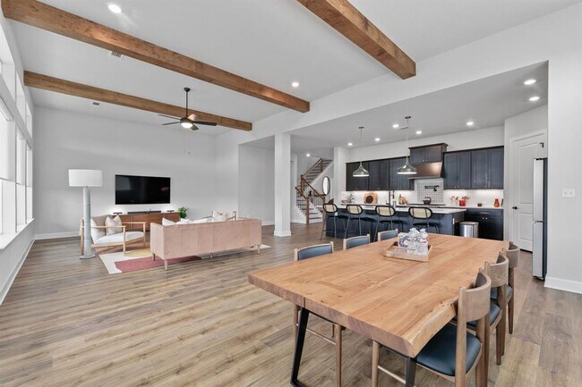 Building Photo - 1801 Headwaters Blvd
