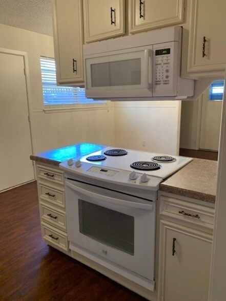 Building Photo - 3314 81st St