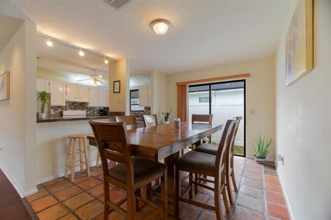 Building Photo - 6130 Francis St