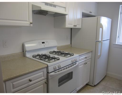 Building Photo - 204 Tondo Cir