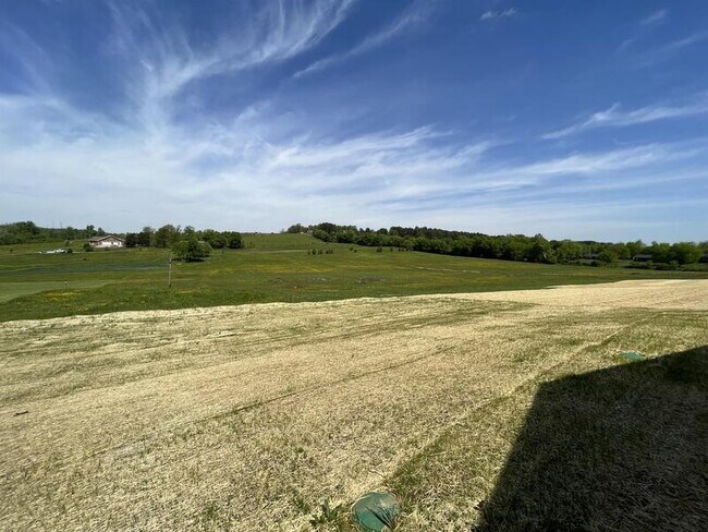 Building Photo - 2034 McCleary Rd