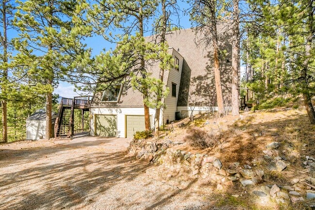 Building Photo - 28195 Cragmont Dr