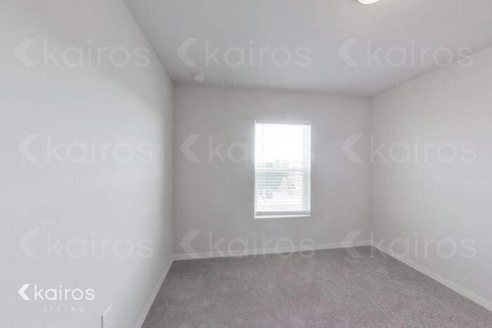 Building Photo - 1835 Nelson Rd N