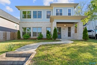 Building Photo - 2703 8th Ave SW