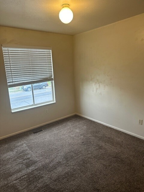 Building Photo - 2647 Deer Run Dr