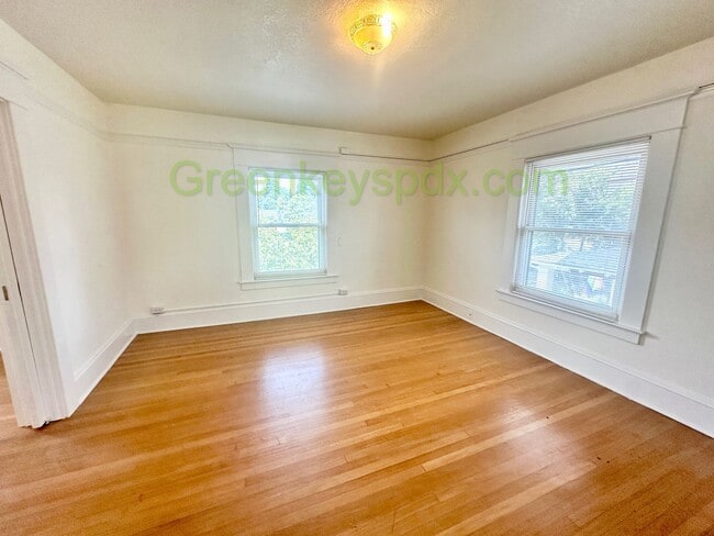 Building Photo - Gorgeous Top Level of Huge Craftsman House!