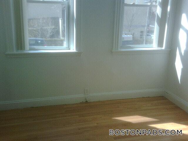 Building Photo - 151 Park Dr