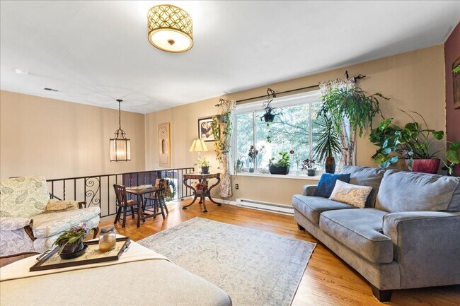 Building Photo - Beautiful Detached Home in Prime Salisbury...