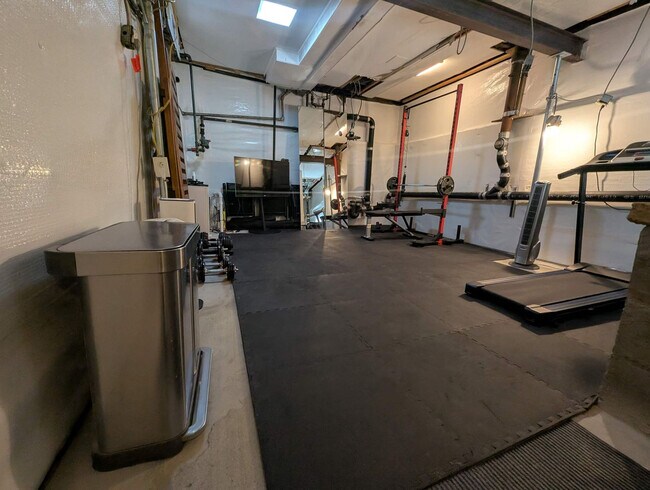 Building Photo - 39-39 55th St