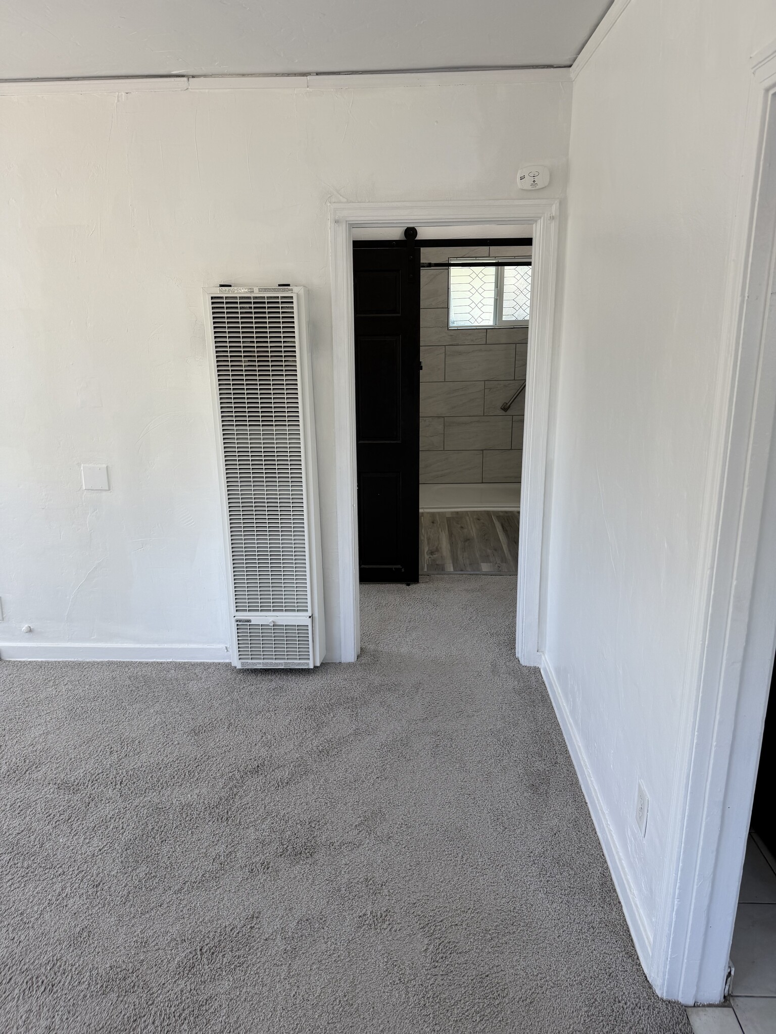 Building Photo - 314 N Ave 54