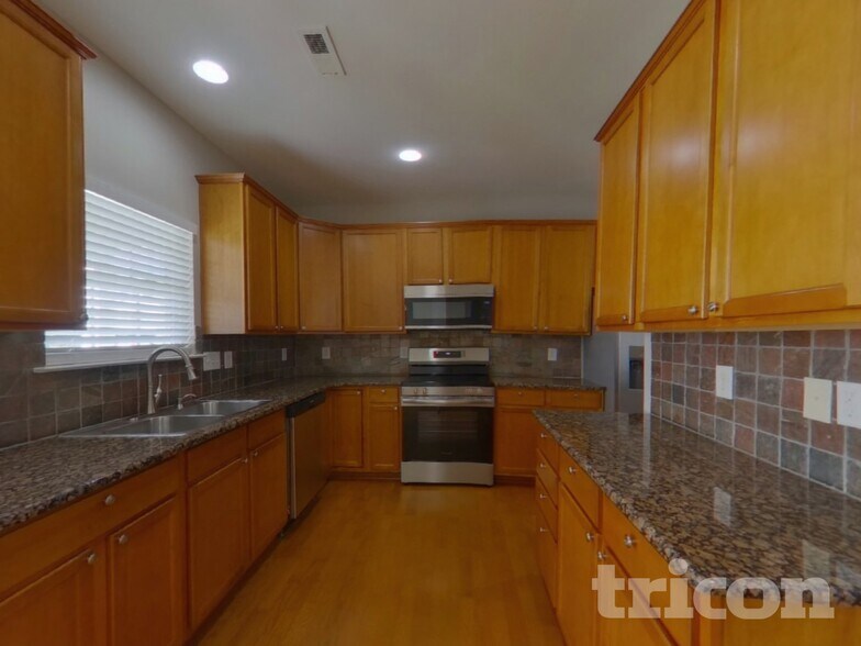 Building Photo - 2625 Sierra Chase Dr