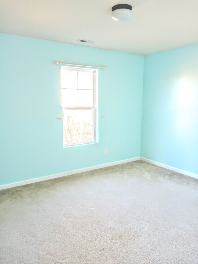 Building Photo - 1006 Collington Dr