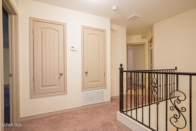 Building Photo - 3204 Merry Mdw