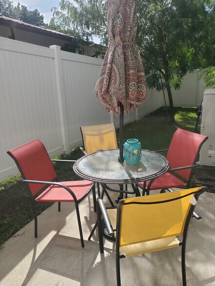 Building Photo - 1724 N Solomon Ct