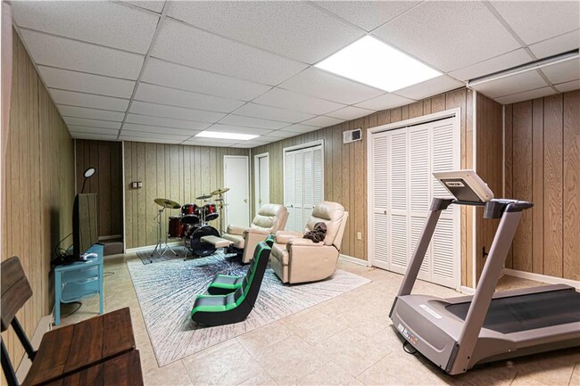 Building Photo - 2449 Midvale Ct