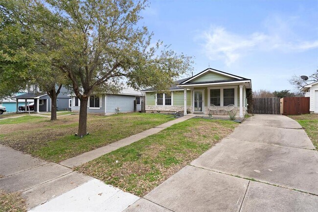 Building Photo - 12117 Briarcreek Loop