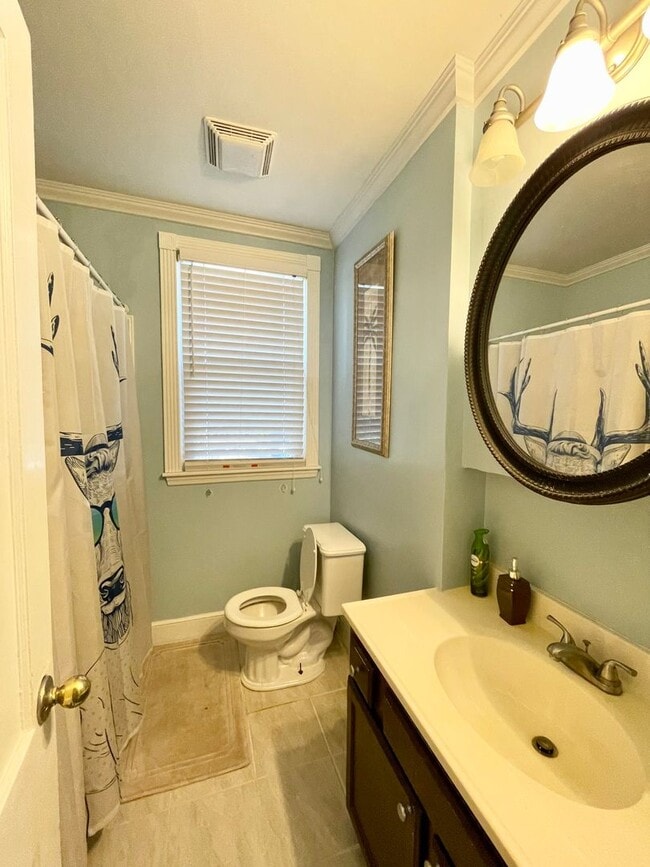 Building Photo - Rosewood