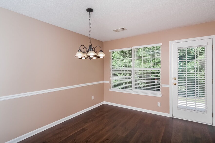 Building Photo - 4195 Clarks Tr