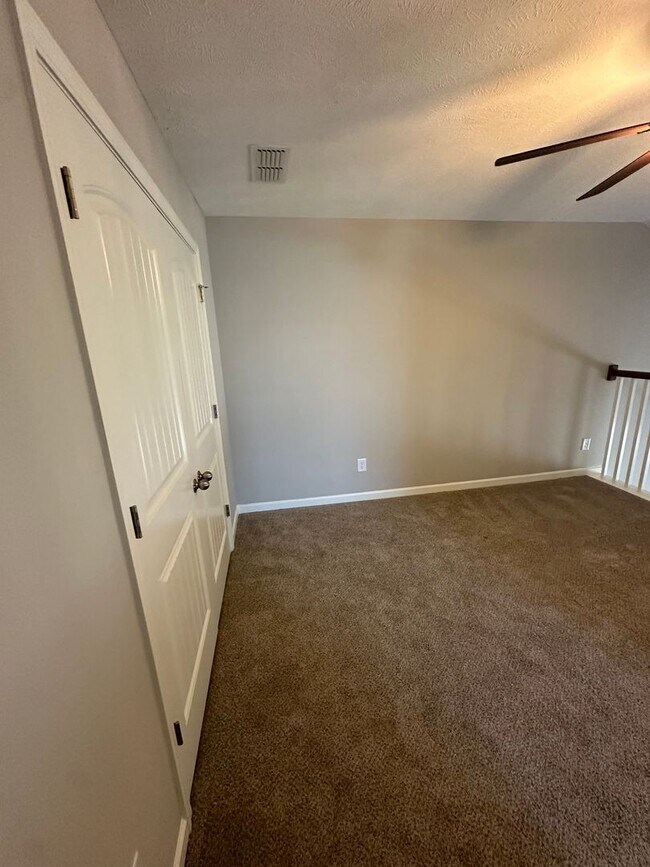 Building Photo - Beautiful 2 Bed 2.5 Bath Townhome *ZONED FOR BLACKMANS SCHOOLS*